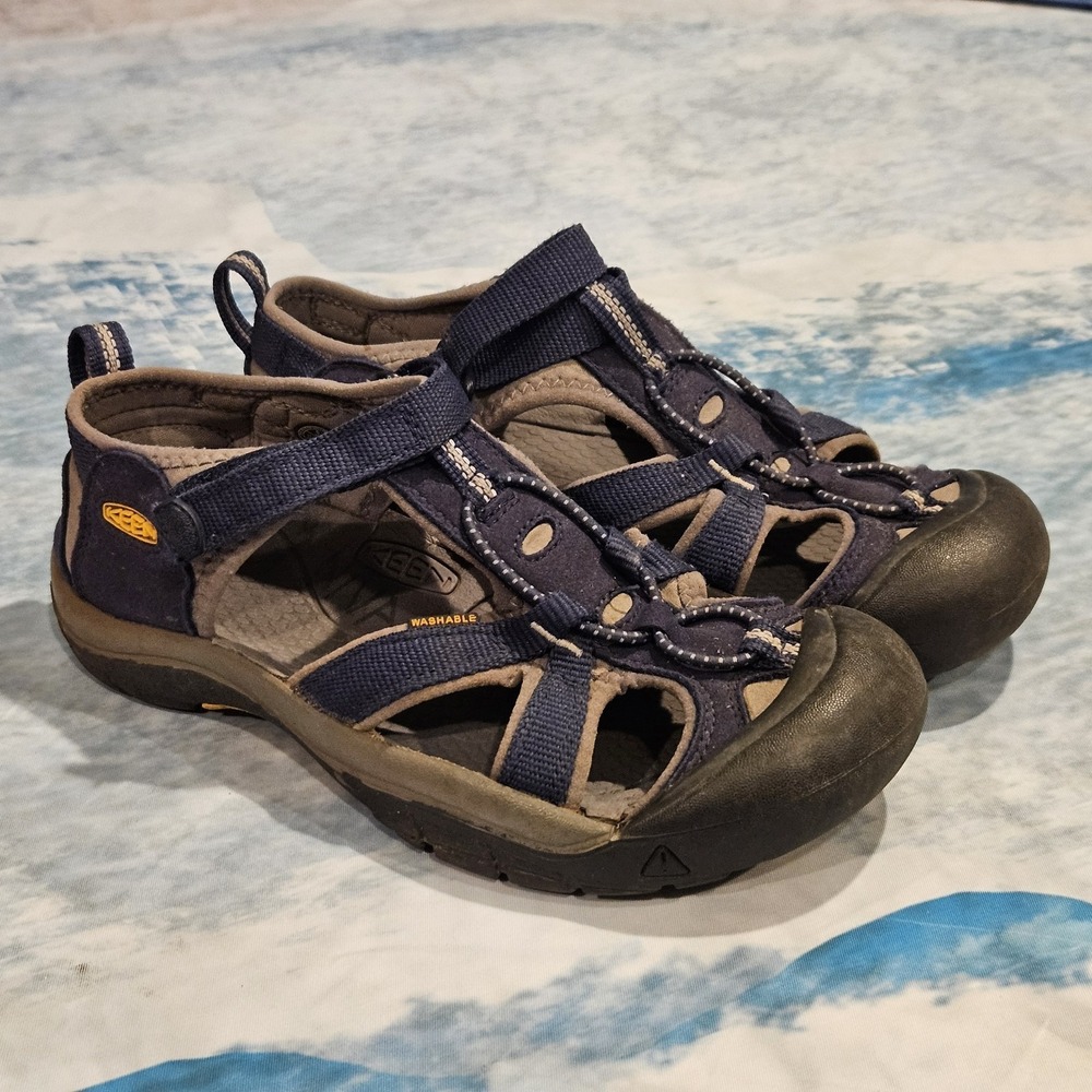 Keen Newport H2 Navy Blue Closed Toe Water Sandals Women's Size 5 Hiking Outdoor